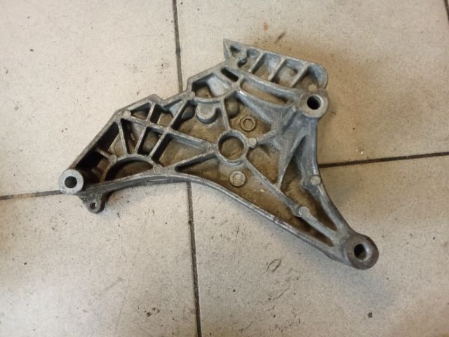 bontott VW GOLF VI Motor Tartó Bak (Pozíciófüggetlen)