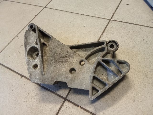 bontott VW GOLF VI Motor Tartó Bak (Pozíciófüggetlen)