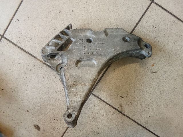 bontott VW GOLF VI Motor Tartó Bak (Pozíciófüggetlen)