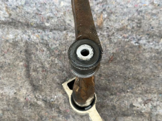 bontott VW GOLF VI Bal első Lengőkar