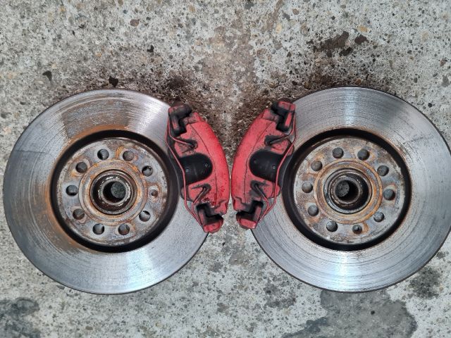 bontott VW GOLF VI Első Pár Fék Szett (Nyereg, Tárcsa, Betét)