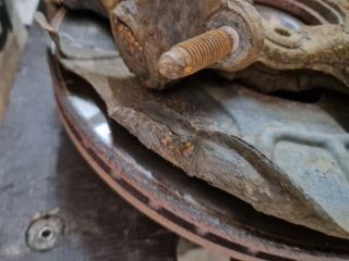 bontott VW GOLF VI Első Pár Fék Szett (Nyereg, Tárcsa, Betét)