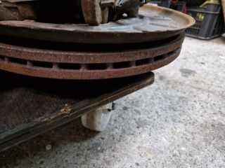 bontott VW GOLF VI Első Pár Fék Szett (Nyereg, Tárcsa, Betét)