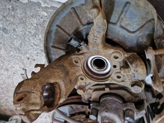 bontott VW GOLF VI Első Pár Fék Szett (Nyereg, Tárcsa, Betét)