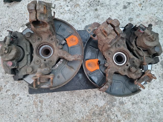 bontott VW GOLF VI Első Pár Fék Szett (Nyereg, Tárcsa, Betét)