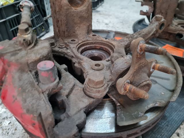 bontott VW GOLF VI Első Pár Fék Szett (Nyereg, Tárcsa, Betét)