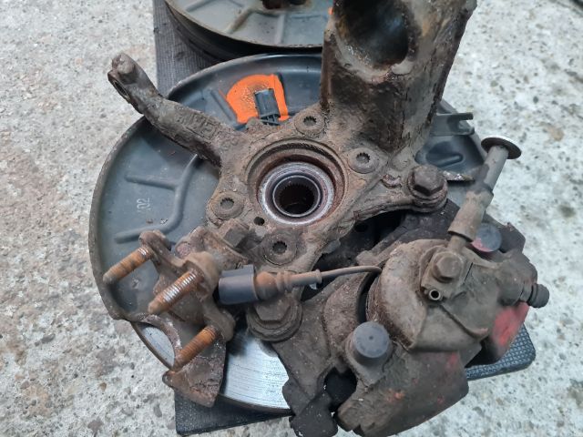 bontott VW GOLF VI Első Pár Fék Szett (Nyereg, Tárcsa, Betét)