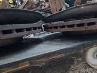 bontott VW GOLF VI Első Pár Fék Szett (Nyereg, Tárcsa, Betét)