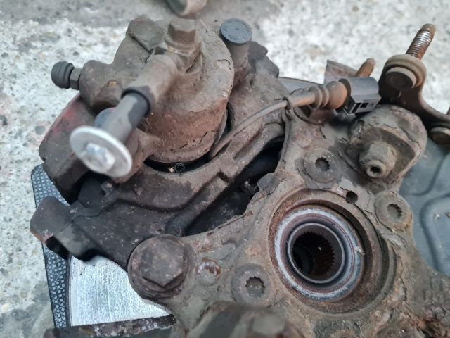 bontott VW GOLF VI Első Pár Fék Szett (Nyereg, Tárcsa, Betét)