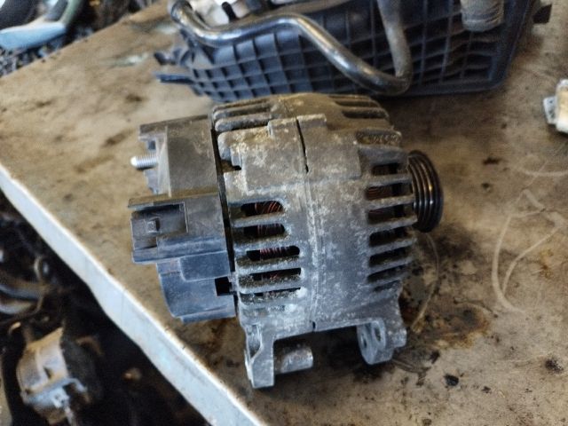 bontott VW GOLF VI Generátor