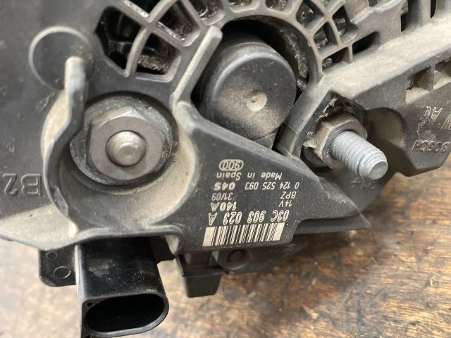 bontott VW GOLF VI Generátor