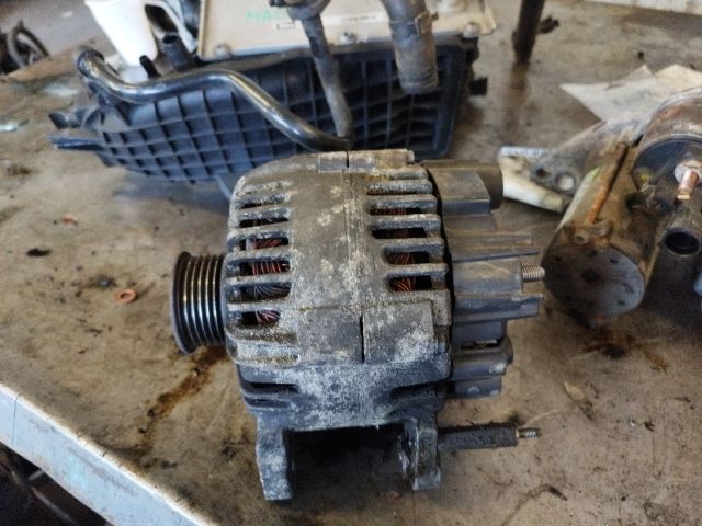 bontott VW GOLF VI Generátor