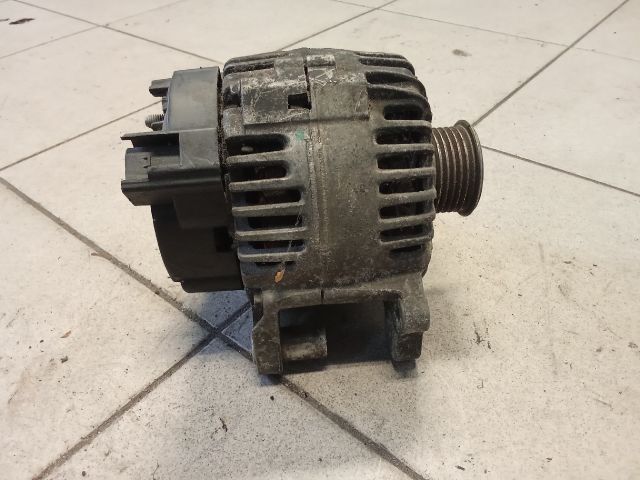 bontott VW GOLF VI Generátor