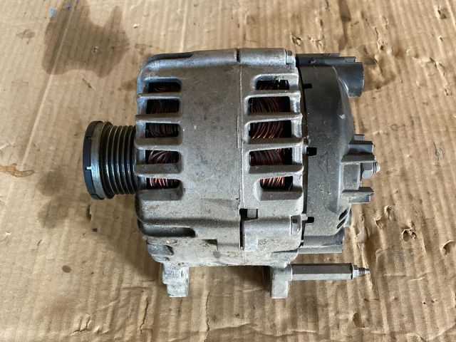 bontott VW GOLF VI Generátor