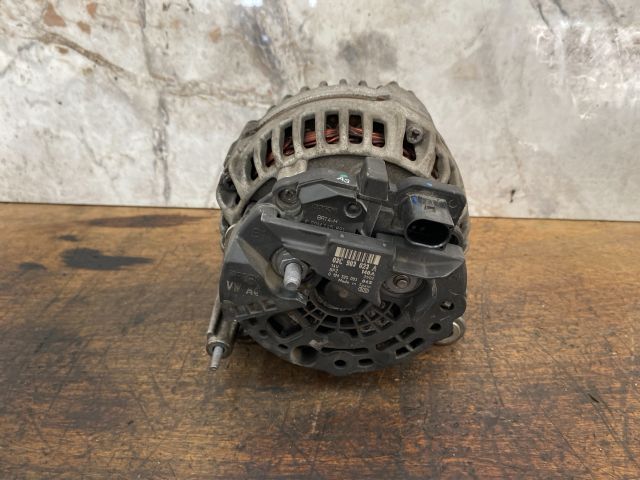 bontott VW GOLF VI Generátor