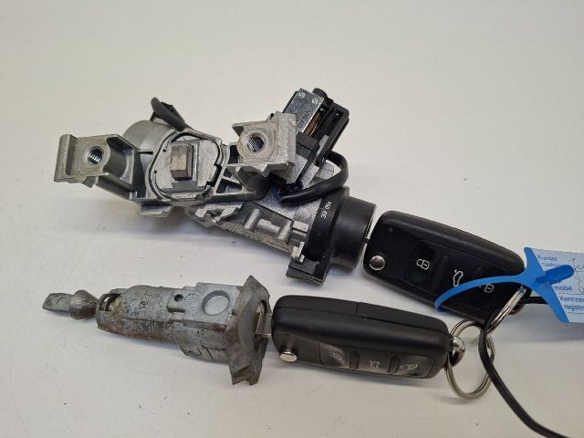 bontott VW GOLF VI Gyújtáskapcsoló Házzal