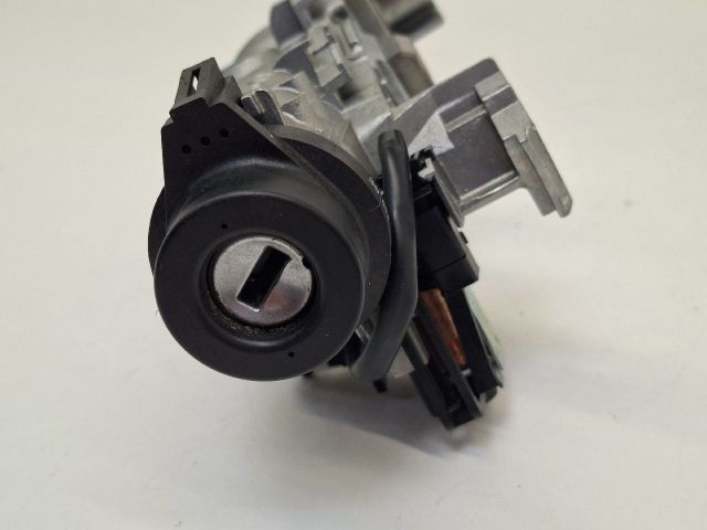 bontott VW GOLF VI Gyújtáskapcsoló Házzal