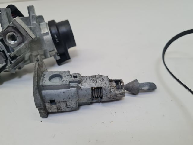 bontott VW GOLF VI Gyújtáskapcsoló Házzal