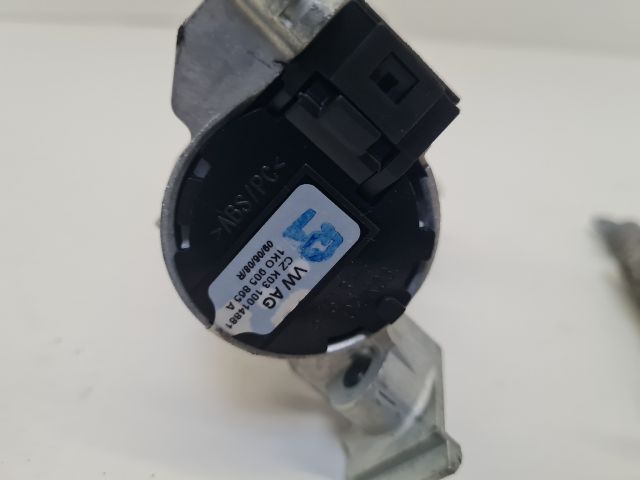 bontott VW GOLF VI Gyújtáskapcsoló Házzal