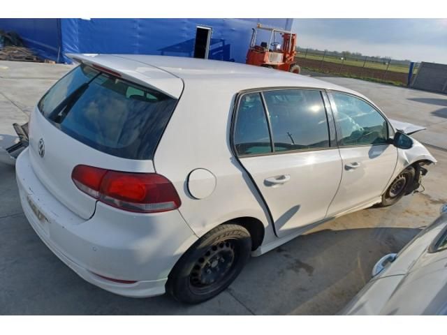 bontott VW GOLF VI Hengerfej Vízkivezető