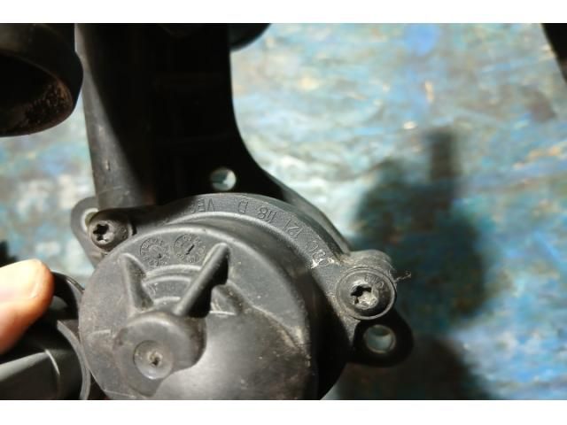 bontott VW GOLF VI Hengerfej Vízkivezető