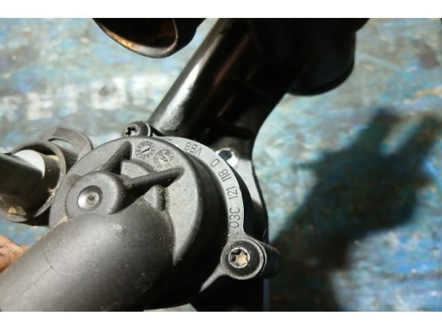 bontott VW GOLF VI Hengerfej Vízkivezető