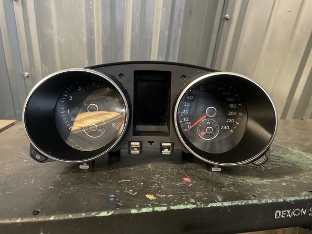 bontott VW GOLF VI Kilométeróra