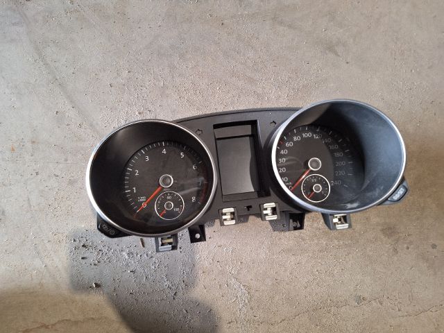 bontott VW GOLF VI Kilométeróra