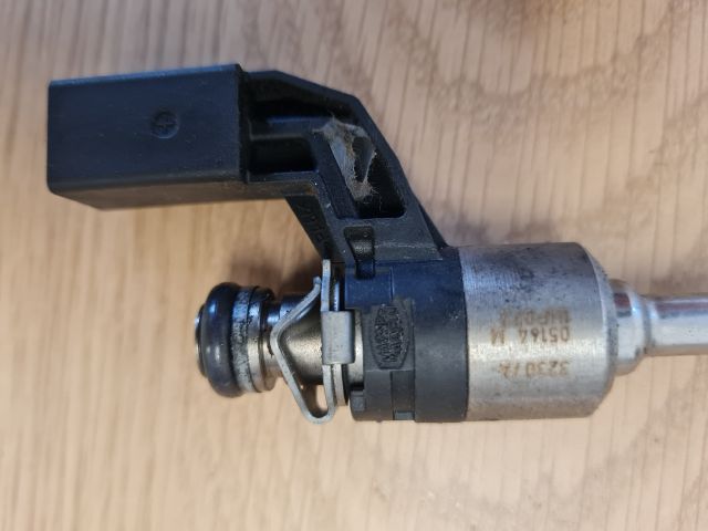 bontott VW GOLF VI Központi Injektor