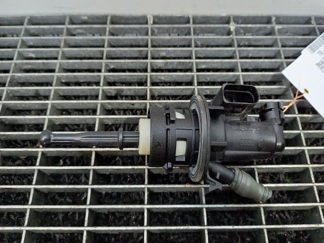 bontott VW GOLF VI Kuplung Munkahenger