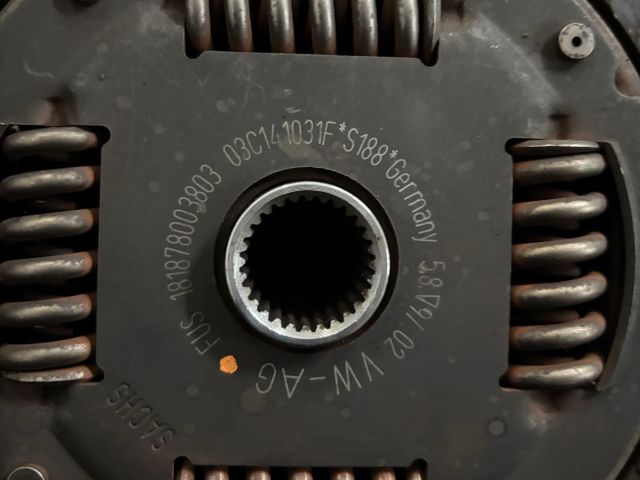 bontott VW GOLF VI Kuplung Szett Lendkerékkel