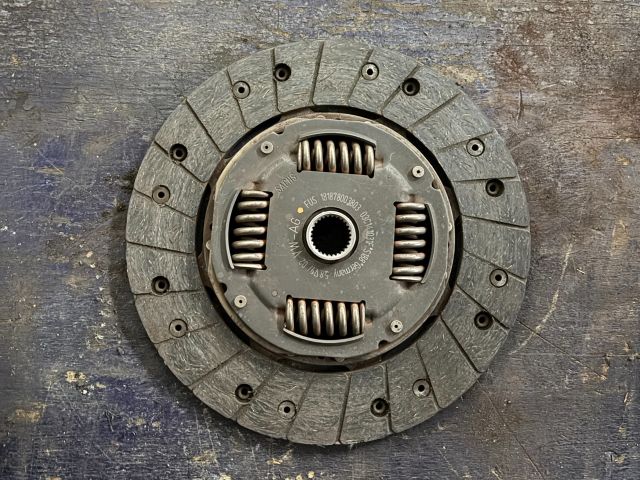 bontott VW GOLF VI Kuplung Szett Lendkerékkel