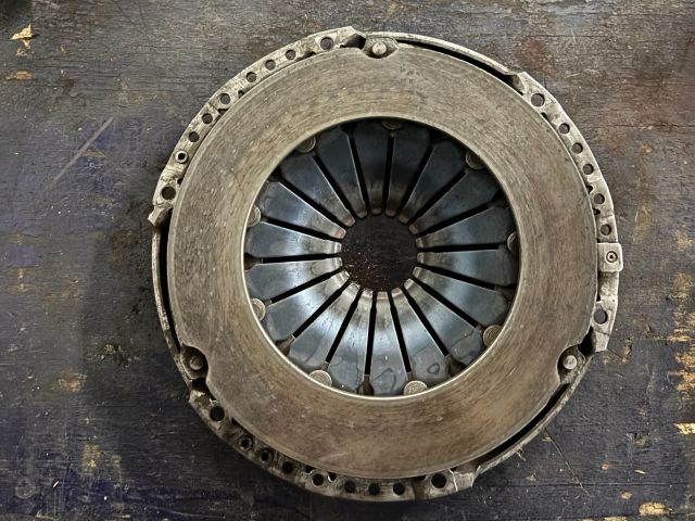 bontott VW GOLF VI Kuplung Szett Lendkerékkel