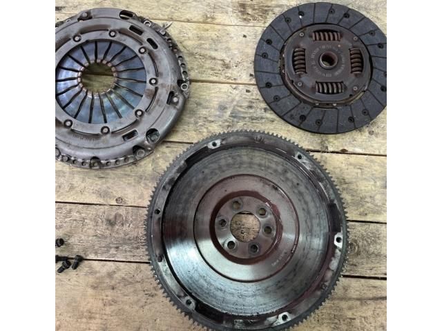 bontott VW GOLF VI Kuplung Szett (Szerkezet, Tárcsa)