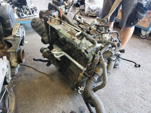 bontott VW GOLF VI Motor (Fűzött blokk hengerfejjel)