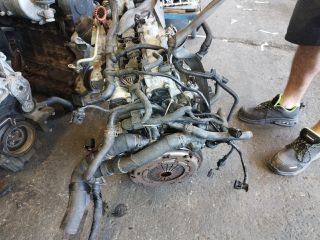 bontott VW GOLF VI Motor (Fűzött blokk hengerfejjel)