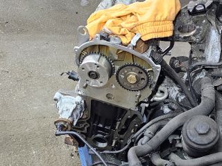 bontott VW GOLF VI Motor (Fűzött blokk hengerfejjel)