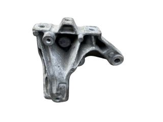 bontott VW GOLF VI Motor Tartó Bak Jobb