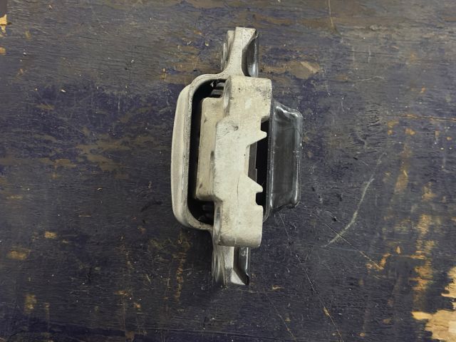 bontott VW GOLF VI Motor Tartó Bak (Pozíciófüggetlen)