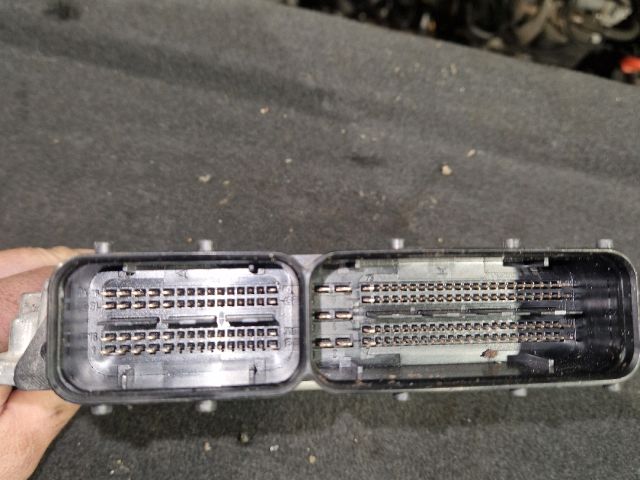 bontott VW GOLF VI Motorvezérlő