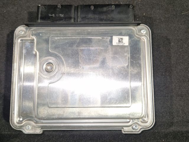 bontott VW GOLF VI Motorvezérlő