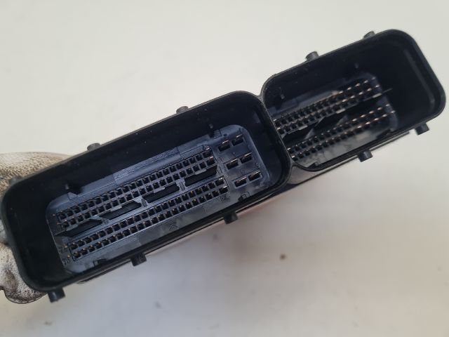 bontott VW GOLF VI Motorvezérlő