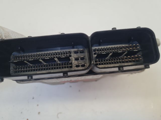 bontott VW GOLF VI Motorvezérlő