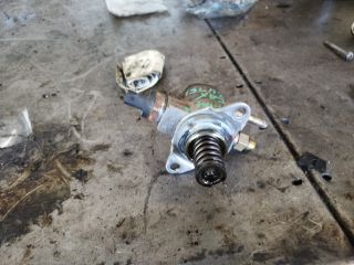 bontott VW GOLF VI Nagynyomású Szivattyú