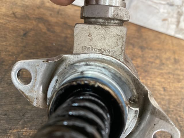 bontott VW GOLF VI Nagynyomású Szivattyú