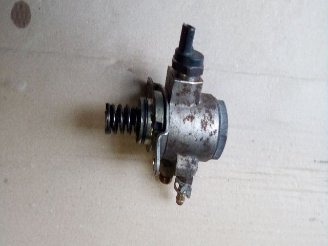 bontott VW GOLF VI Nagynyomású Szivattyú