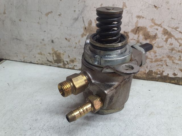 bontott VW GOLF VI Nagynyomású Szivattyú