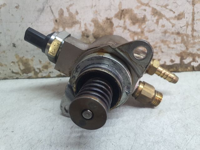 bontott VW GOLF VI Nagynyomású Szivattyú