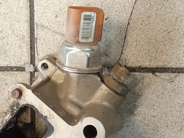 bontott VW GOLF VI Nagynyomású Üzemanyag Gyűjtőcső