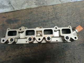 bontott VW GOLF VI Nagynyomású Üzemanyag Gyűjtőcső